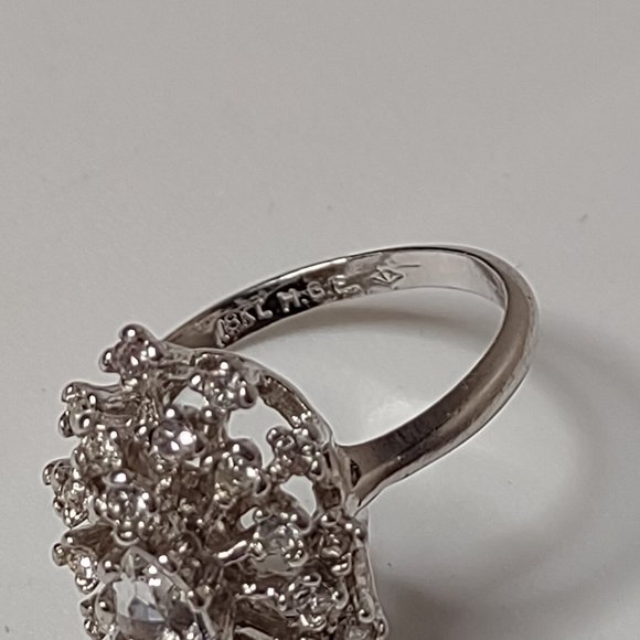 Size 7.75 Pretty Electroplated Ring With Clear Stones - Picture 4 of 10